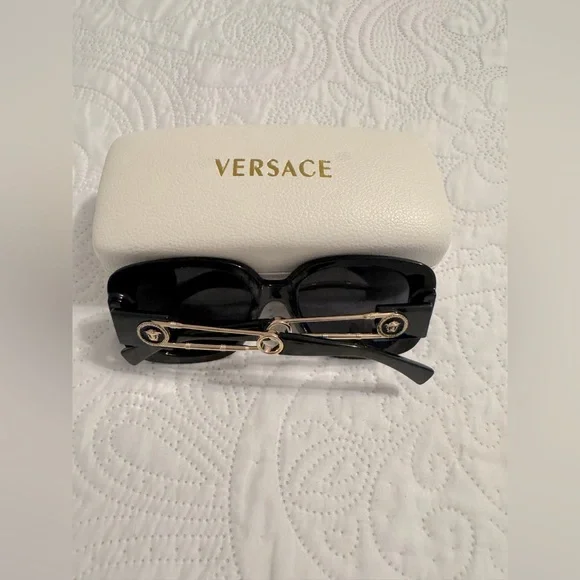 Versace sunglasses - Picture 4 of 4